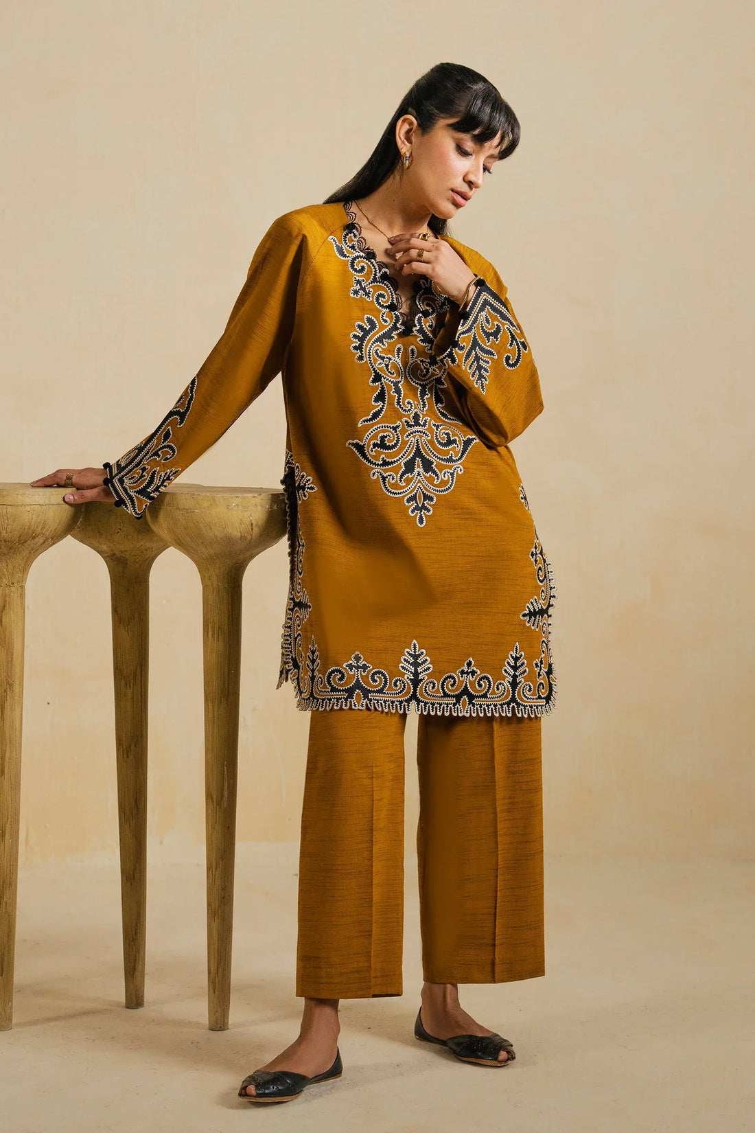 AARIZ (ERW-21580) - Rang-e-Khaas