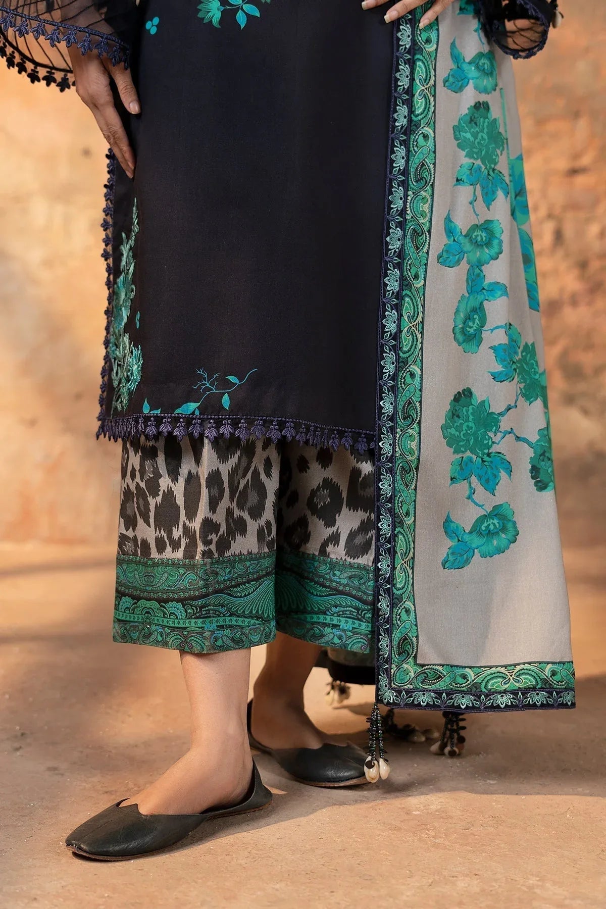 Charizma | Winter Collection | DSCW5-10 - Rang-e-Khaas