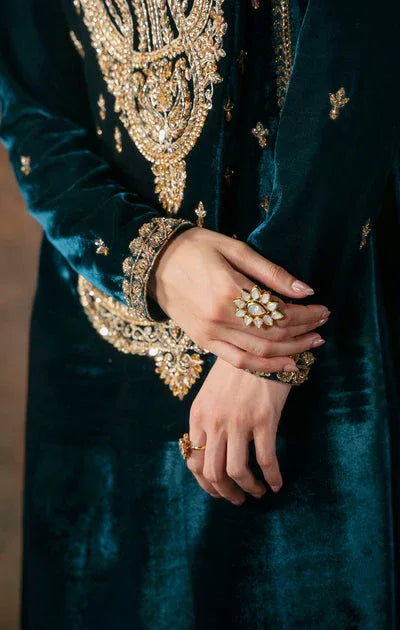 Maya | Viola Luxe Velvet 25 | ISLA - Rang-e-Khaas