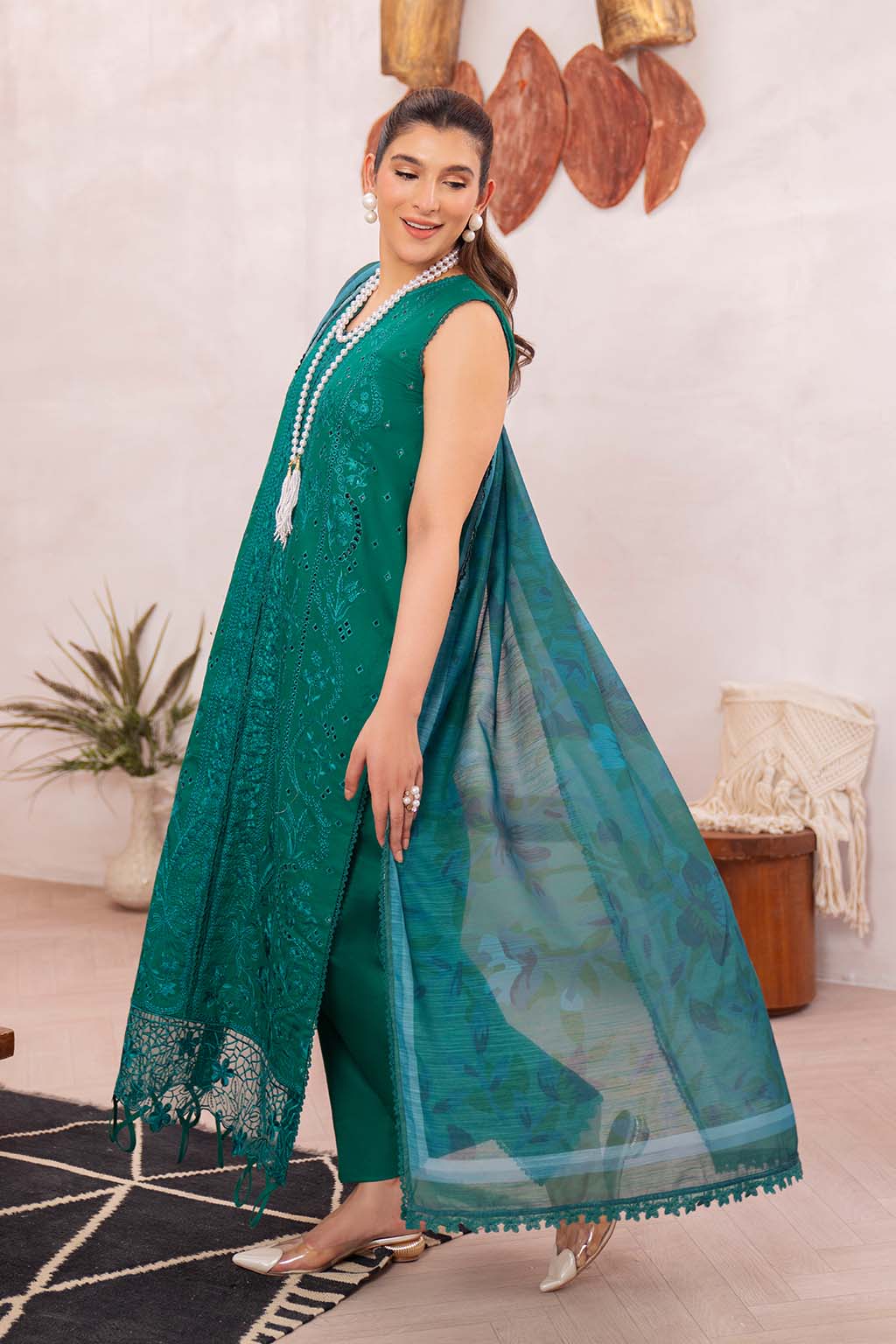 Neeshay | Symphony Luxury Lawn | ZING - Rang-e-Khaas
