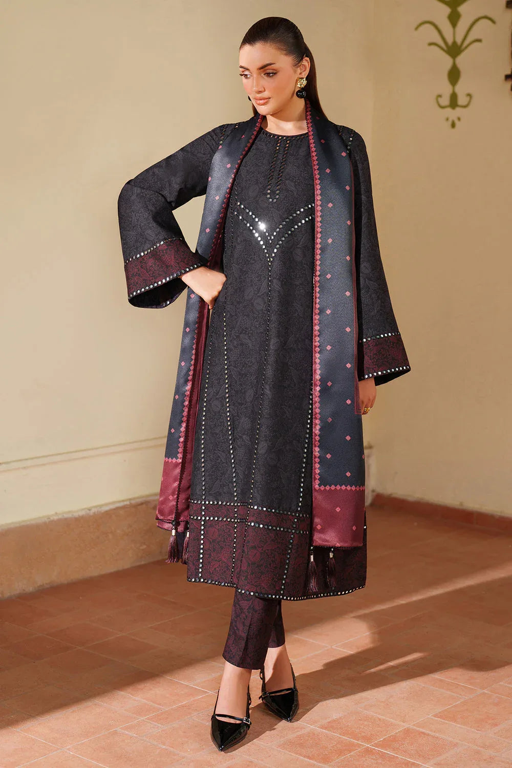 Jazmin | Winter 25 | UW-0176 - Rang-e-Khaas