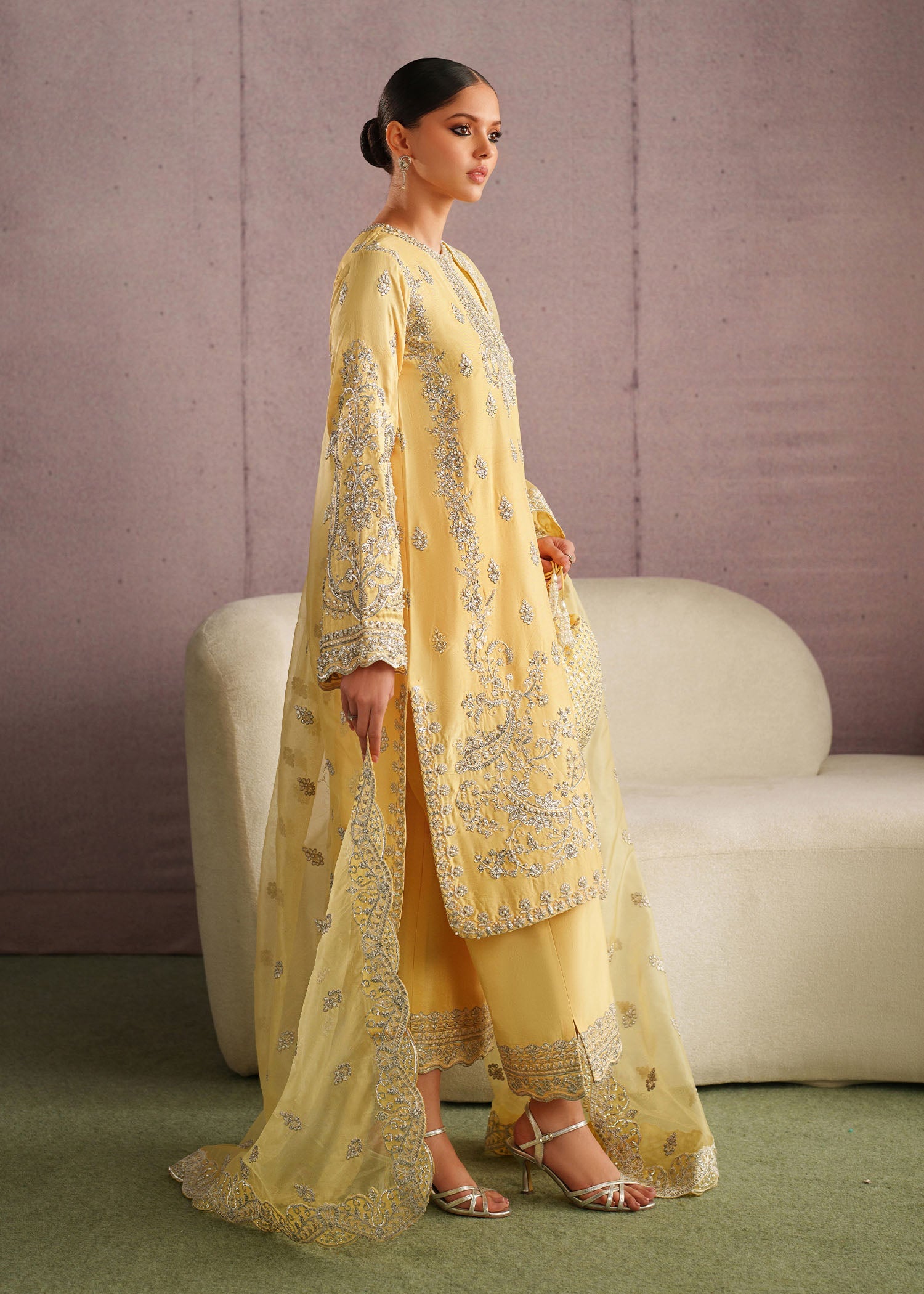 Dastoor Leora