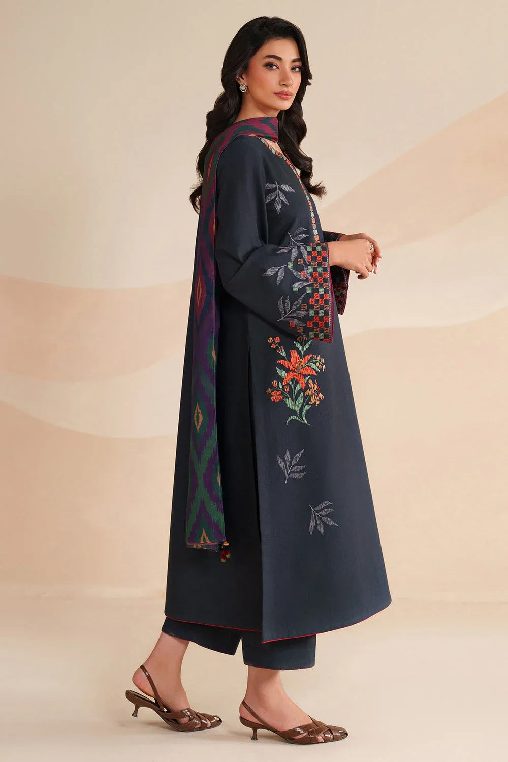 Jazmin | Winter 25 | UW-0226 - Rang-e-Khaas