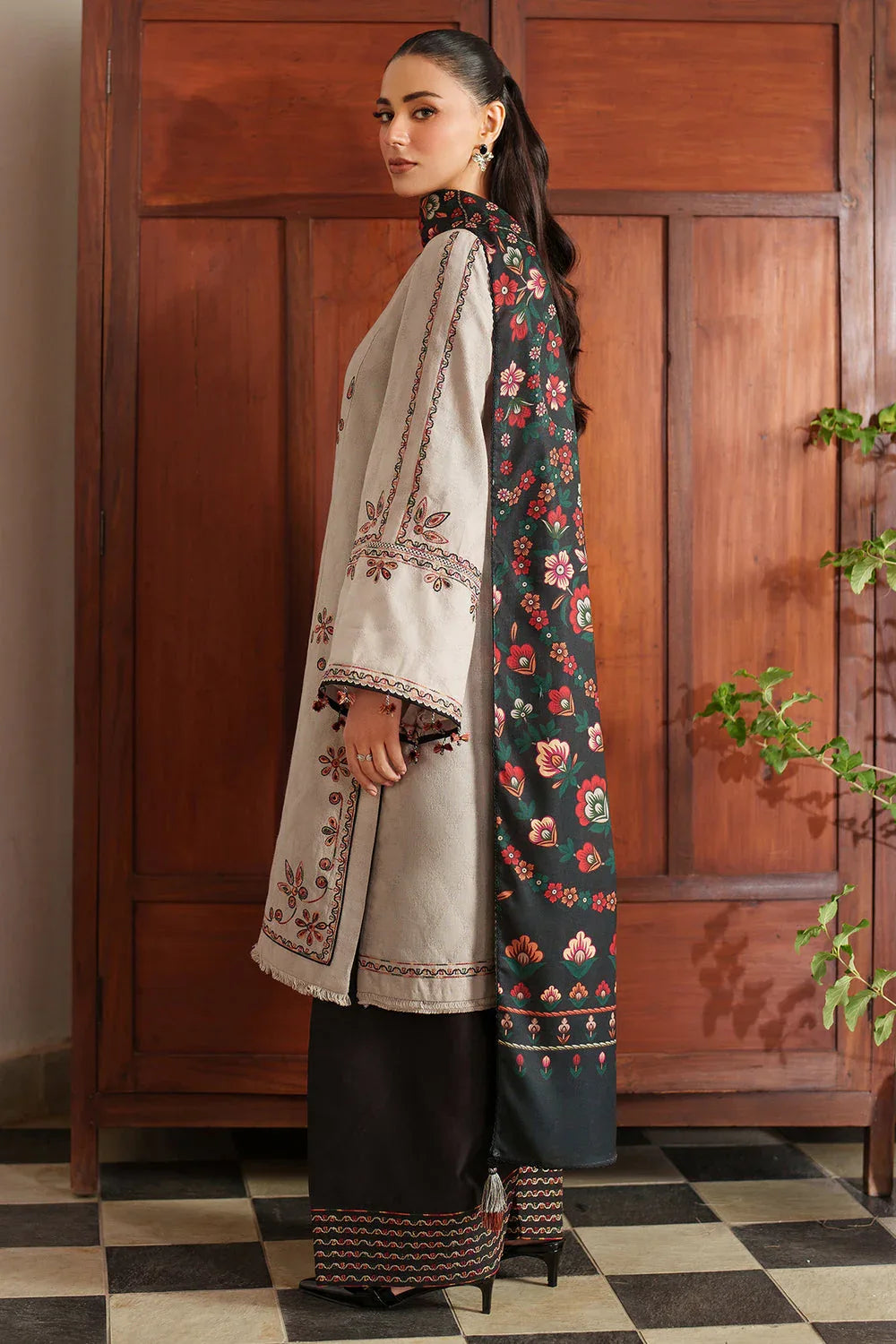 Jazmin | Winter 25 | UW-0144 - Rang-e-Khaas