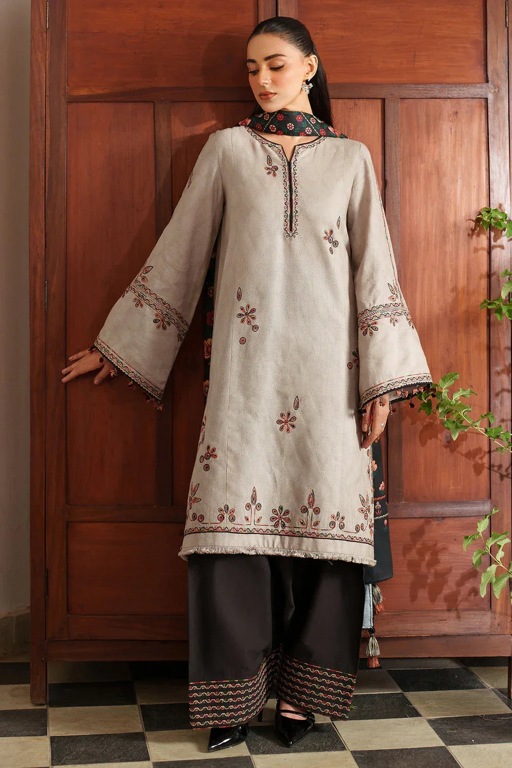 Jazmin | Winter 25 | UW-0144 - Rang-e-Khaas
