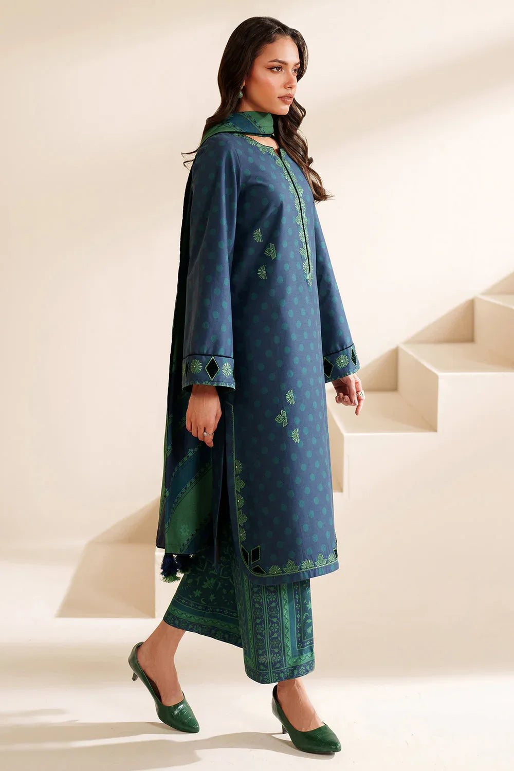 Jazmin | Winter 25 | UW-0222 - Rang-e-Khaas