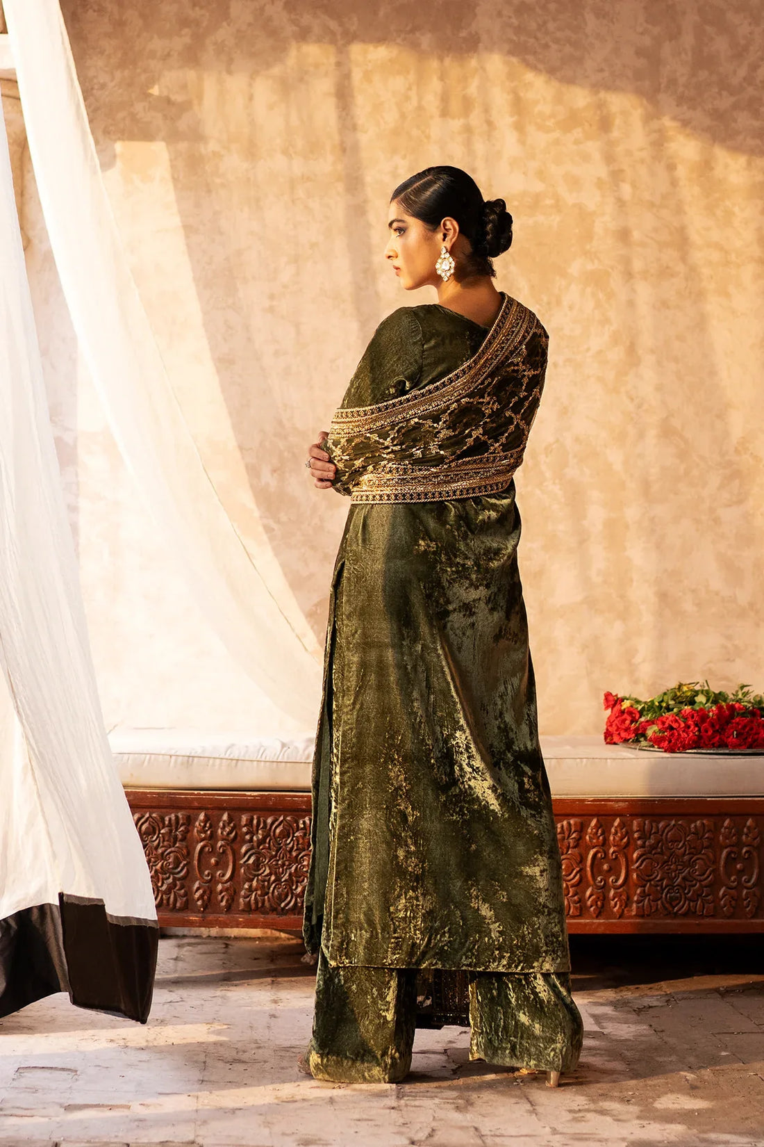 Erum Khan | Sakhiyan Formals | HENA - Rang-e-Khaas