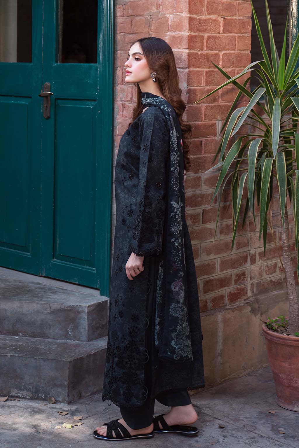 Neeshay | Summer Lines Printkari 25 | OBSIDIAN - Rang-e-Khaas