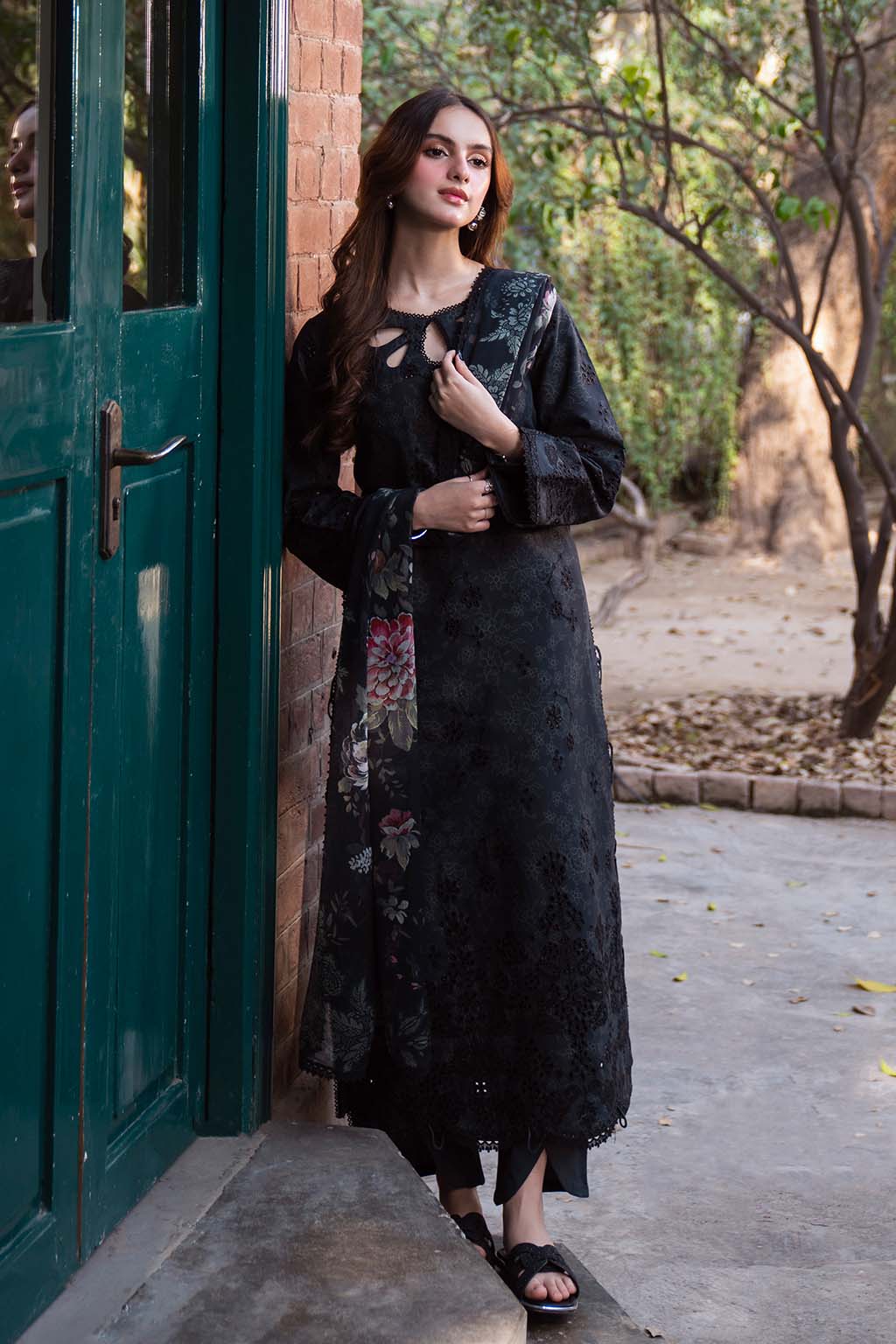 Neeshay | Summer Lines Printkari 25 | OBSIDIAN - Rang-e-Khaas