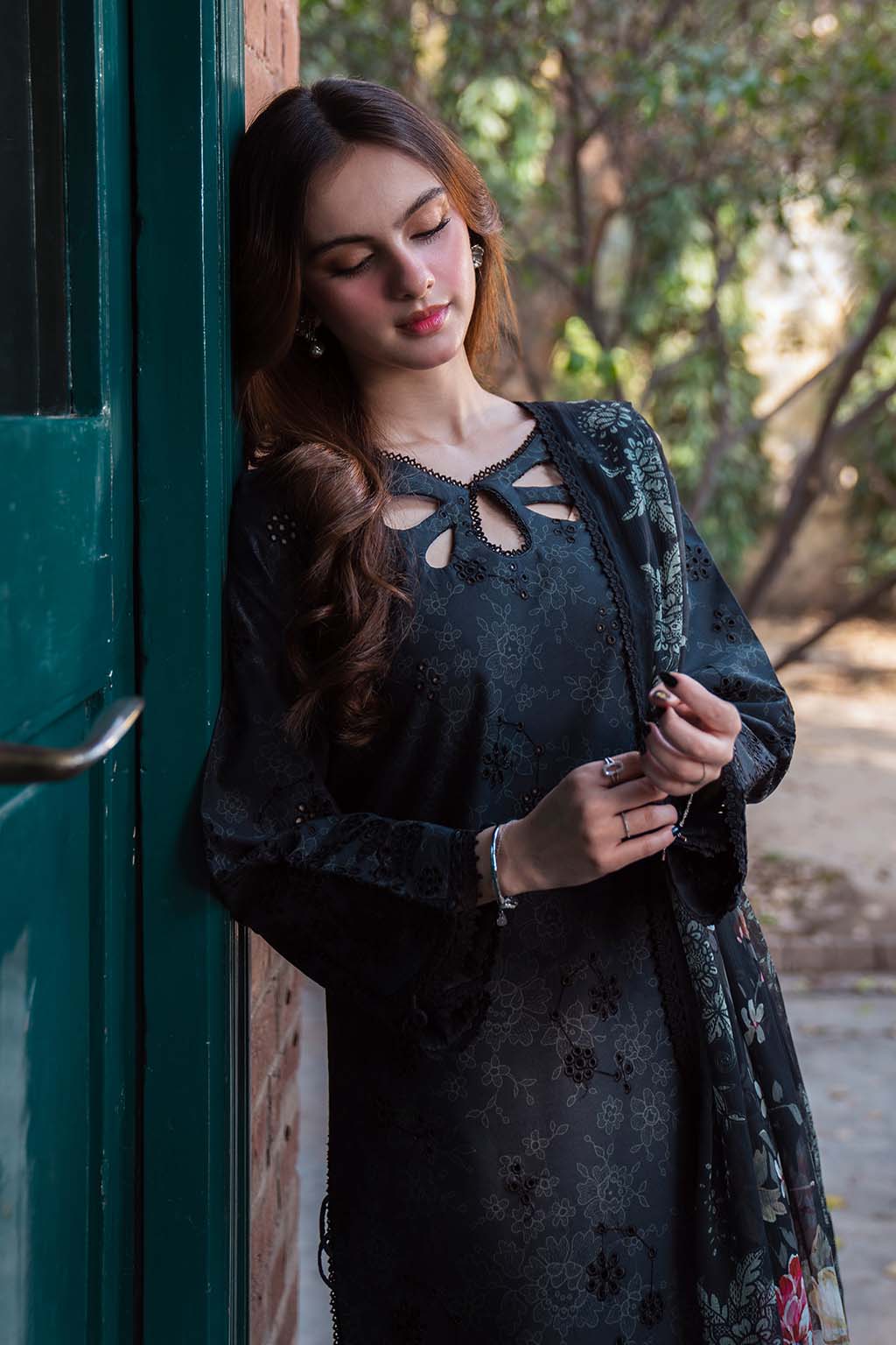Neeshay | Summer Lines Printkari 25 | OBSIDIAN - Rang-e-Khaas