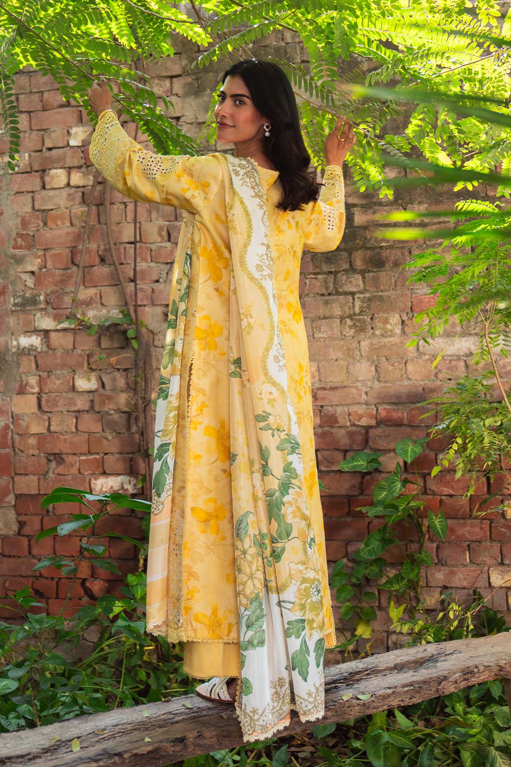 Neeshay | Summer Lines Printkari 25 | BUTTERCUP - Rang-e-Khaas