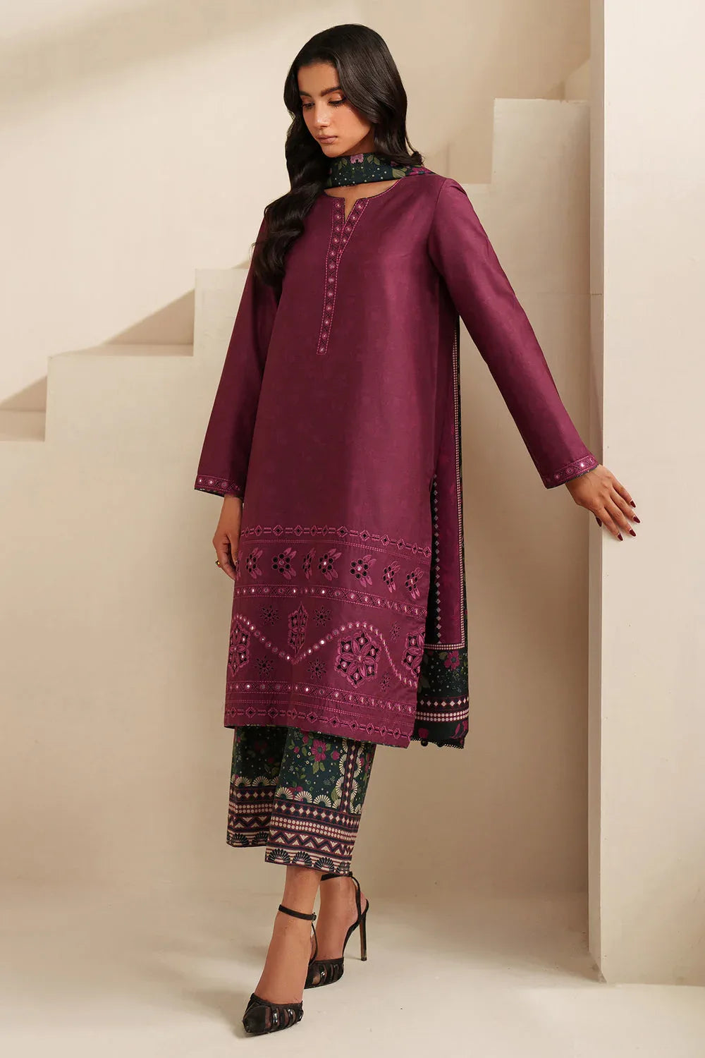 Jazmin | Winter 25 | UW-0225 - Rang-e-Khaas