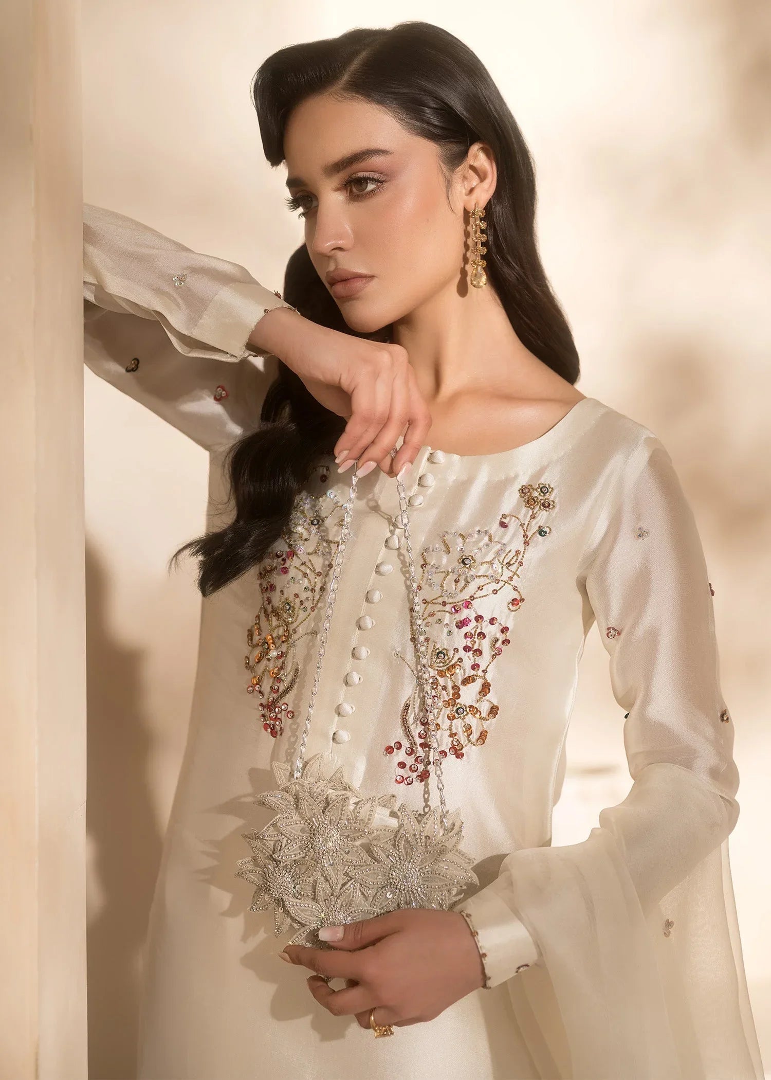 Mahum Asad | Breaking the Bar | Gloss - Rang-e-Khaas