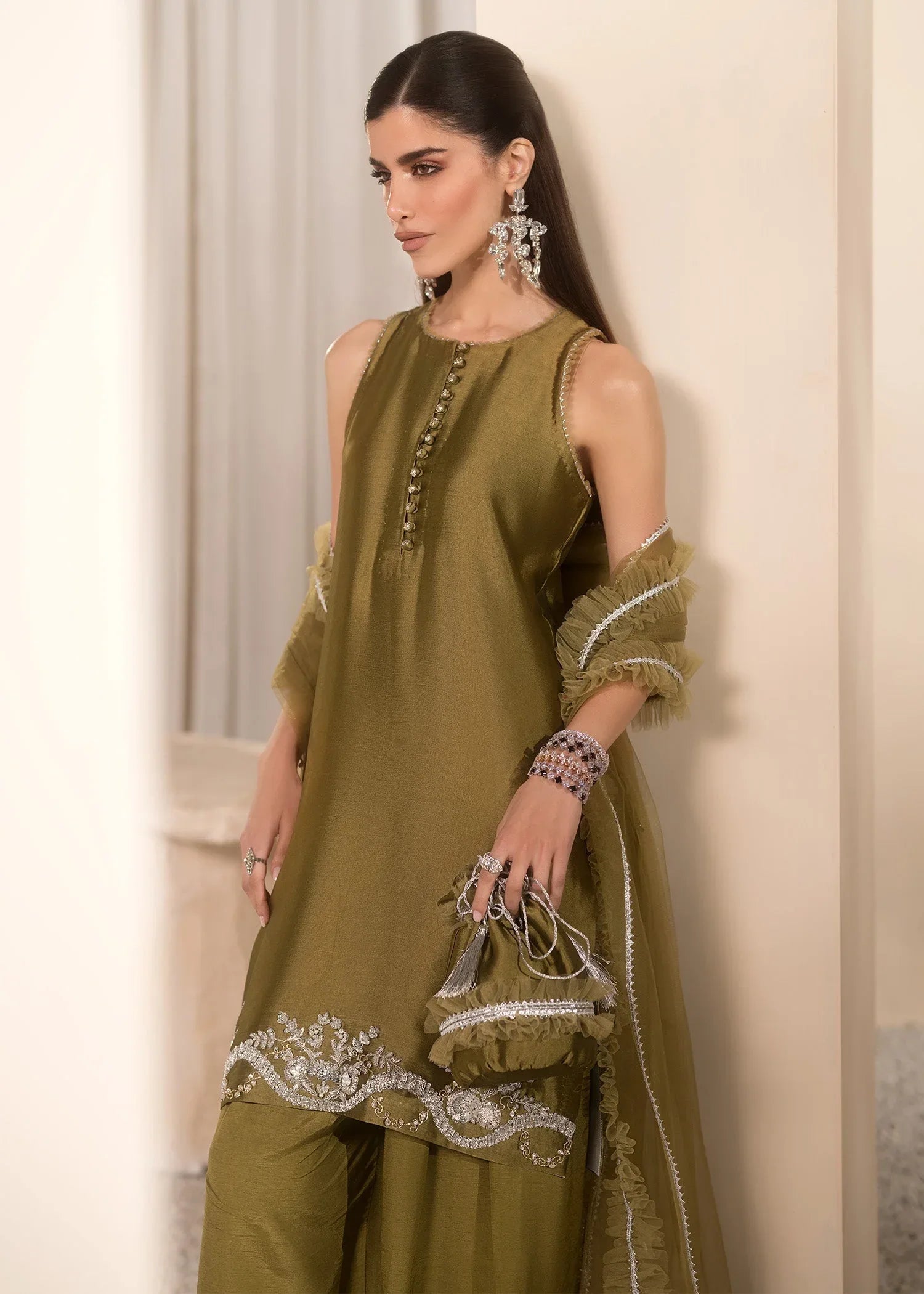 Mahum Asad | Breaking the Bar | Autumn - Rang-e-Khaas