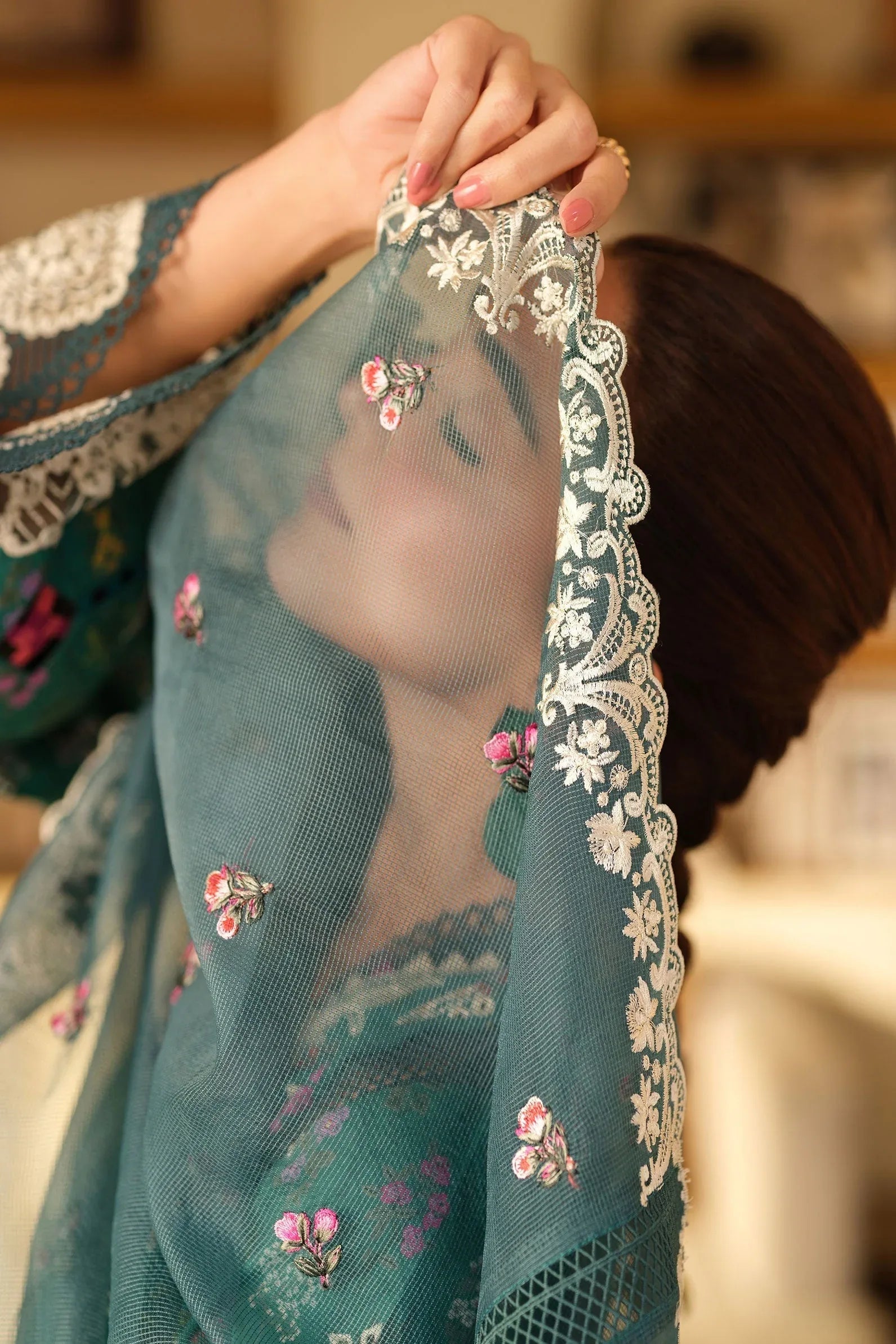 Maryam Hussain | Luxury Lawn 25 | Seashell - Rang-e-Khaas