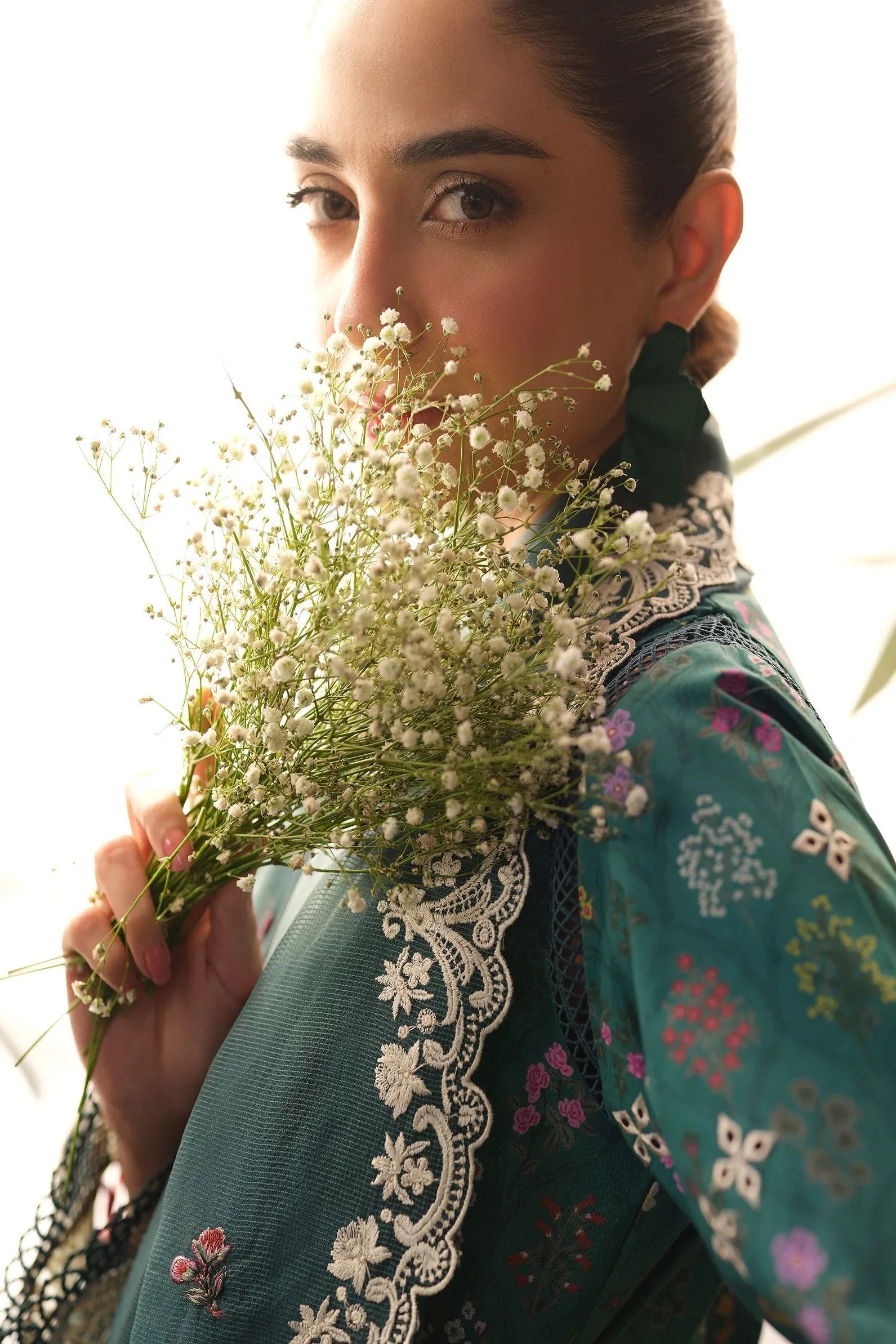Maryam Hussain | Luxury Lawn 25 | Seashell - Rang-e-Khaas