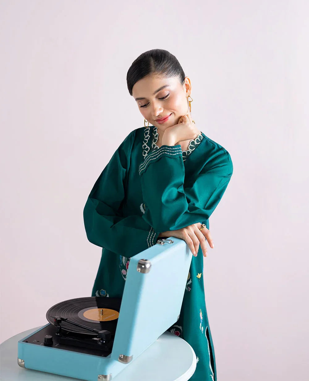 Republic Womenswear | Essentials 25 | ES-188 - Rang-e-Khaas