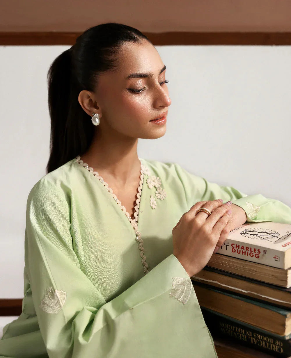 Republic Womenswear | Essentials Pre Fall | Amelle - Rang-e-Khaas