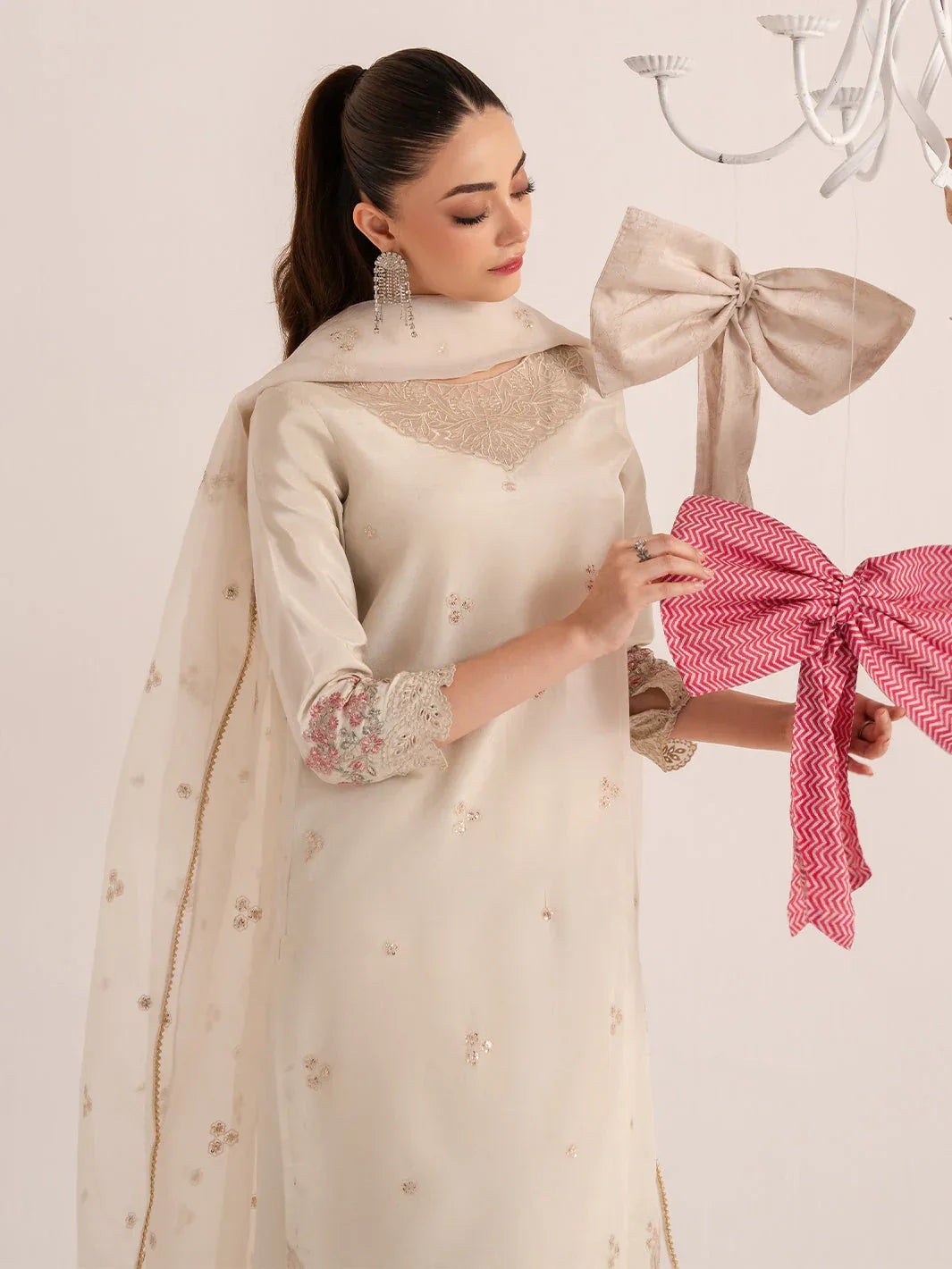 Izel | The Silk Chapter | Ecru - Rang-e-Khaas