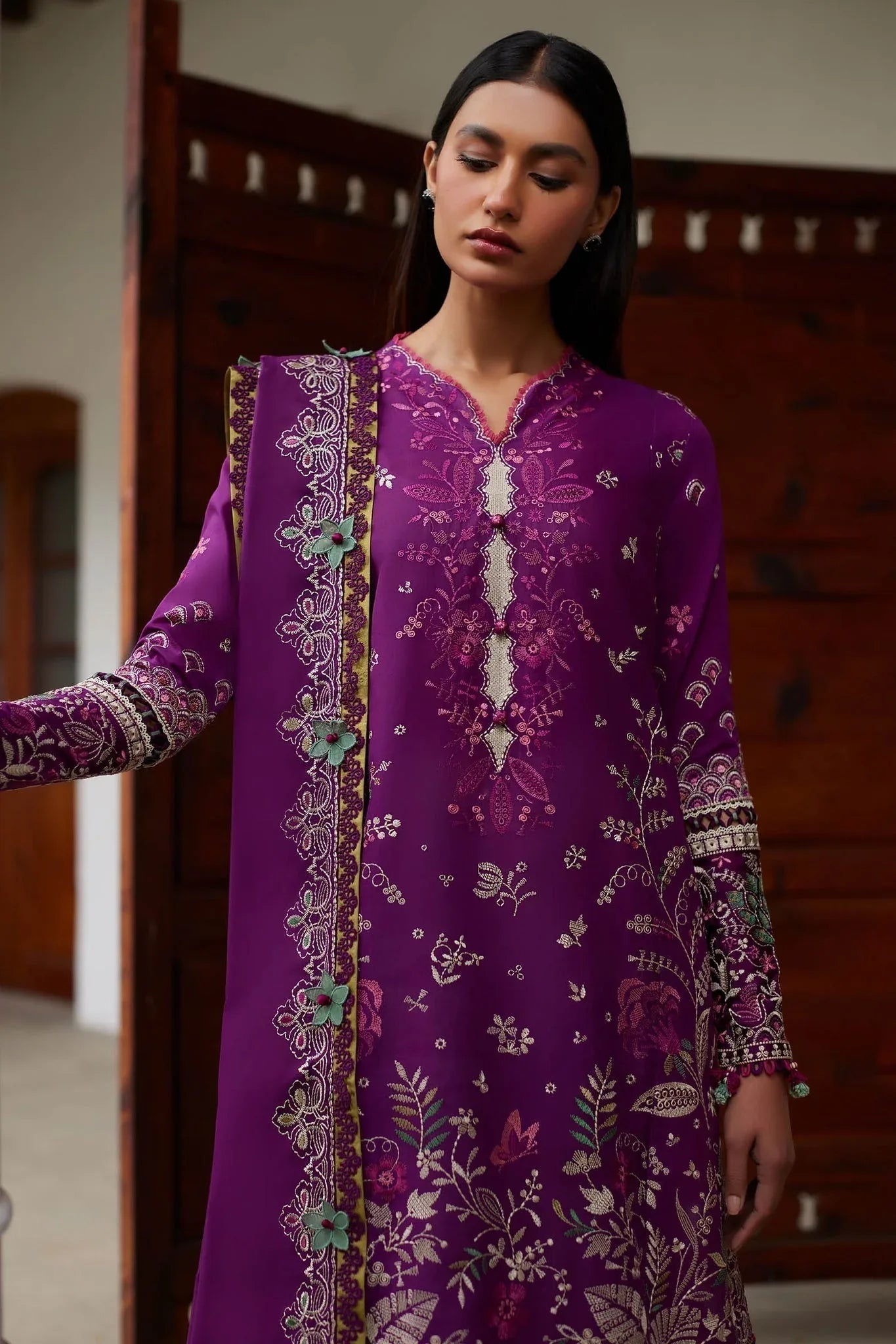 Elan | Lawn24 |QISTINA (EL24-03 A) - Rang-e-Khaas