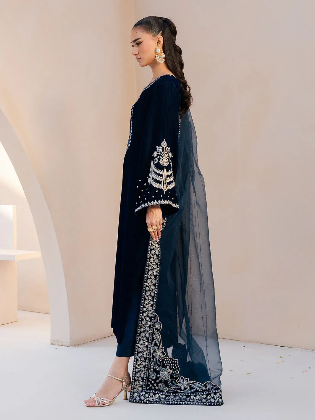 Izel | Le Tresor Formals | Élora - Rang-e-Khaas