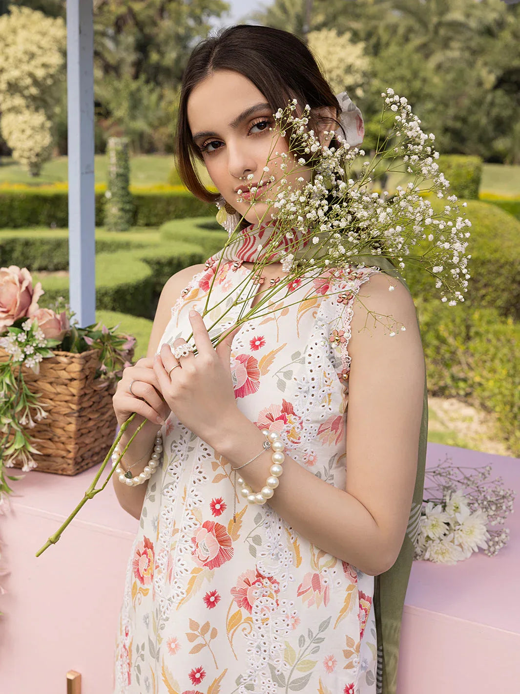 Izel | Oh Spring Lawn 25 | ELOWEN - Rang-e-Khaas