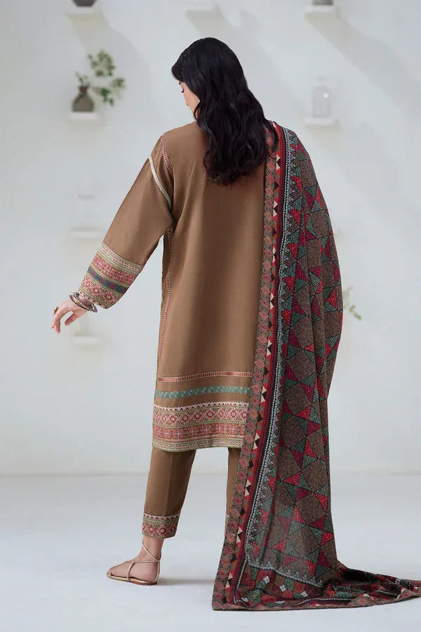 Maryum N Maria | Noore Winters 25 | 3 Piece Embroidered Khaddar GHUNCHA - FSU5674 - Rang-e-Khaas