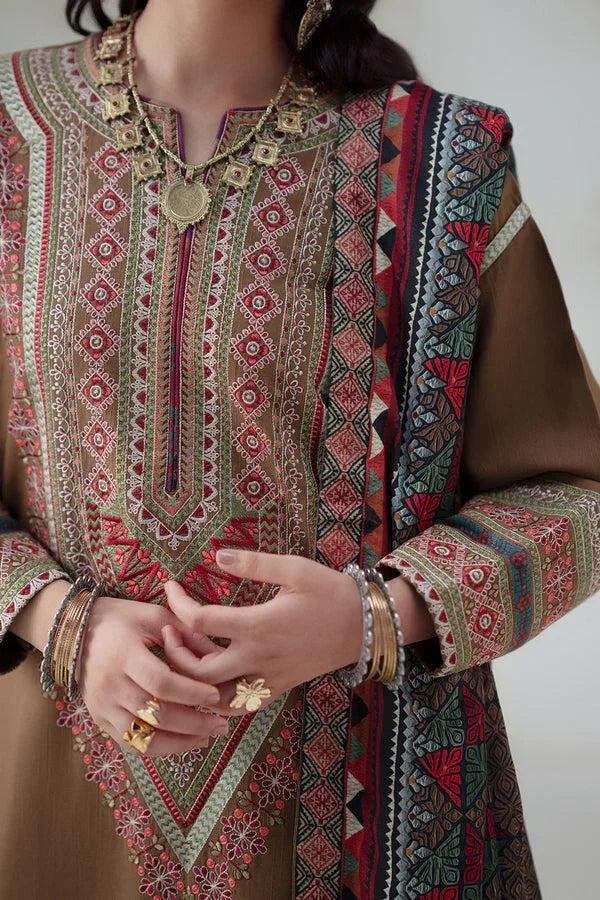 Maryum N Maria | Noore Winters 25 | 3 Piece Embroidered Khaddar GHUNCHA - FSU5674 - Rang-e-Khaas