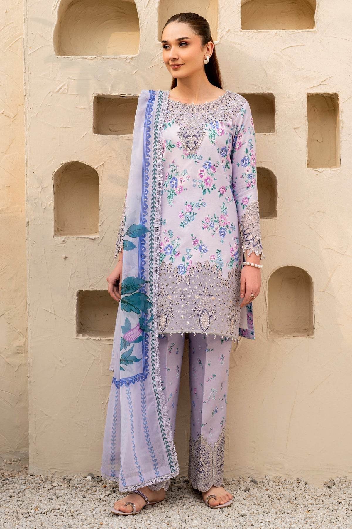 Alizeh | Levana Lawn | Flake - Rang-e-Khaas