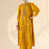 Erum Khan | Lillia Summer Edit | Honey Haze