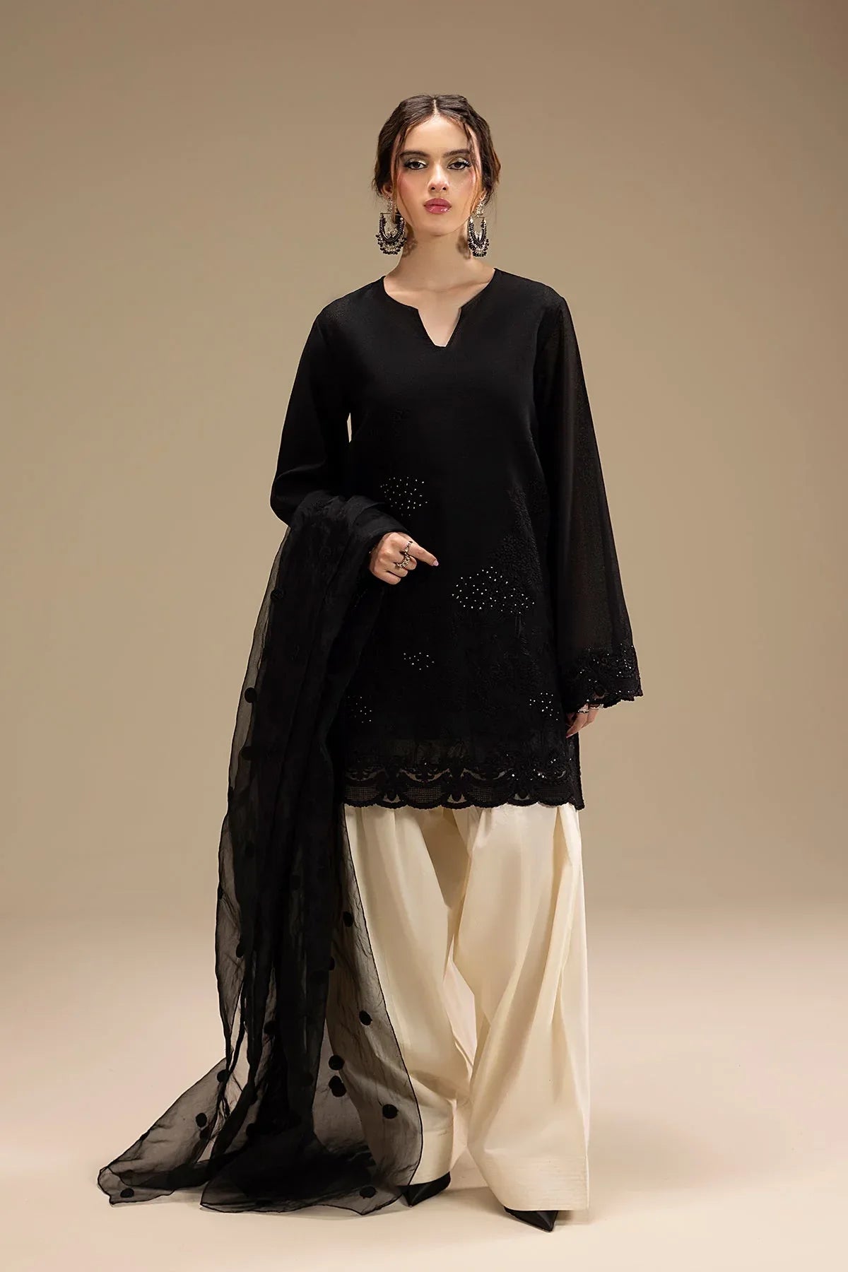 Erum Khan | Lillia Summer Edit | Night Petal - Rang-e-Khaas