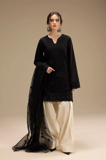 Erum Khan | Lillia Summer Edit | Night Petal - Rang-e-Khaas