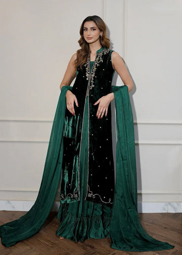 Mahum Asad | Voila Velvets | Emerald - Rang-e-Khaas
