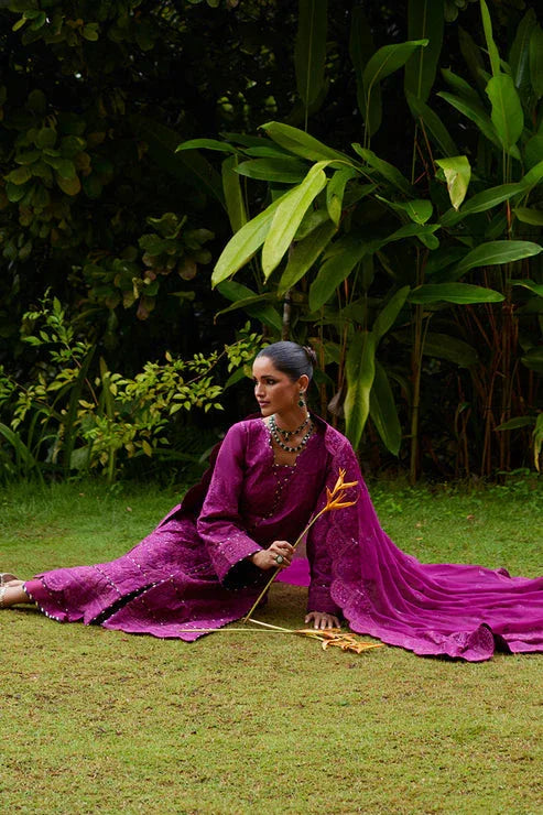 Gulaal | Luxury Lawn 25 | Hazel - Rang-e-Khaas