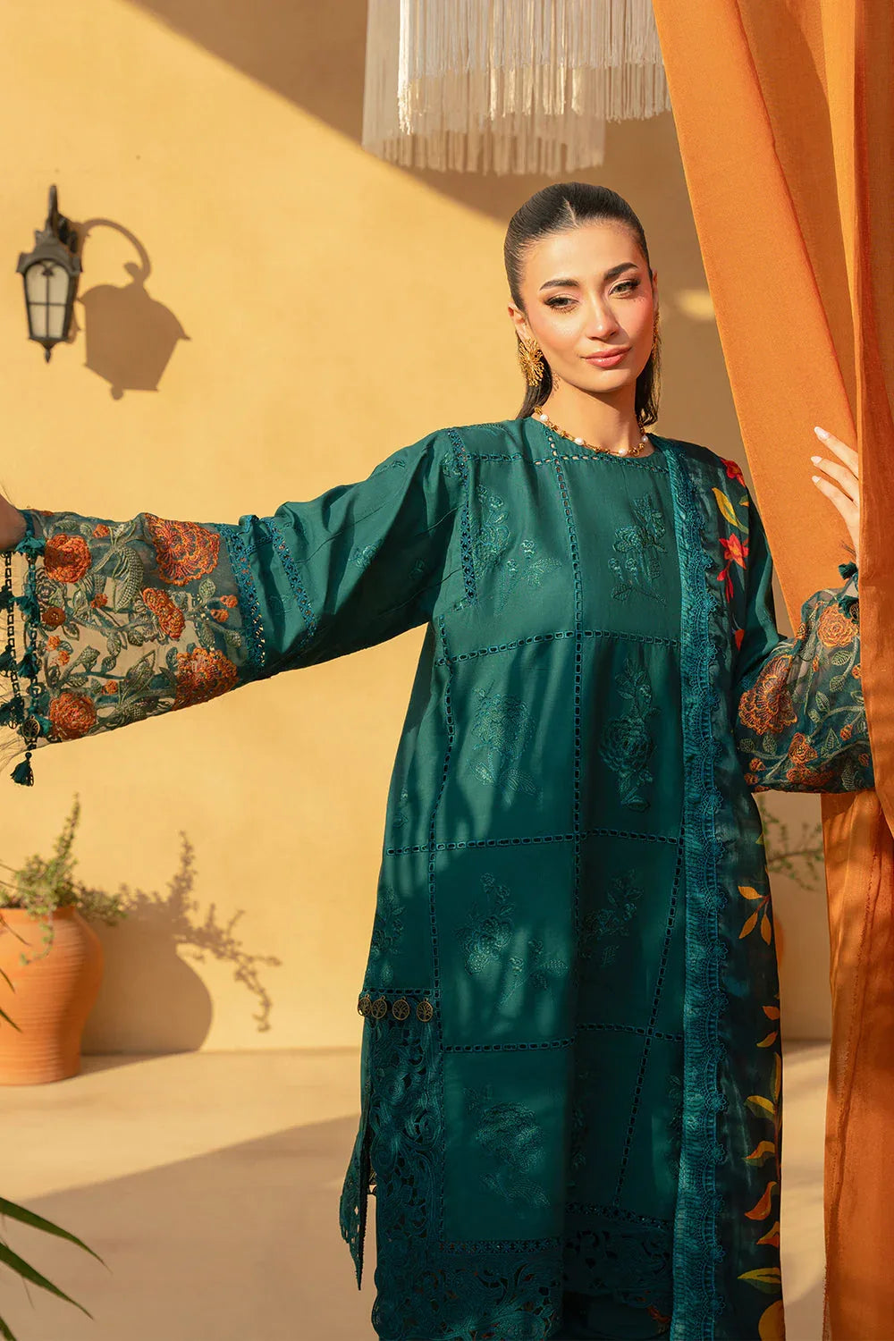 Saira Rizwan | Luxury Lawn 25 | LIRA-SRL25-10 - Rang-e-Khaas
