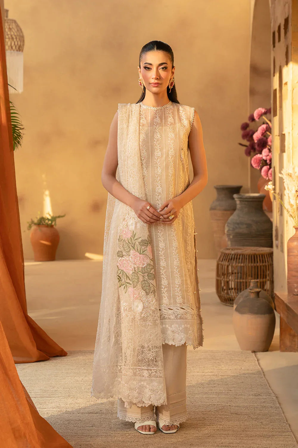 Saira Rizwan | Luxury Lawn 25 | MADONNA-SRL25-08 - Rang-e-Khaas