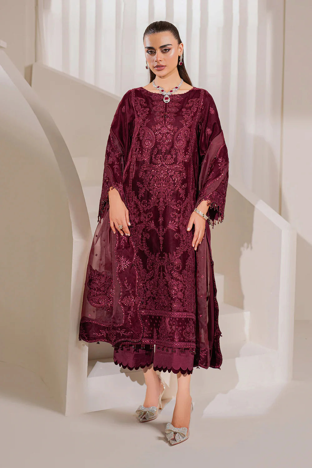 Baroque | EMBROIDERED VELVET | UF-758