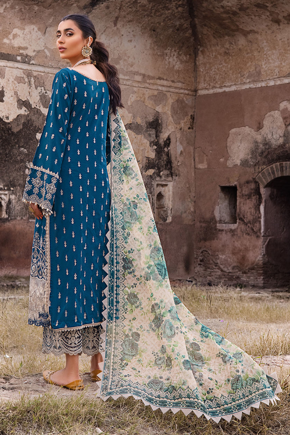 Zainab Chottani Chikankari Luxury Lawn Collection '23 - TC-202 - AZAL 1-A