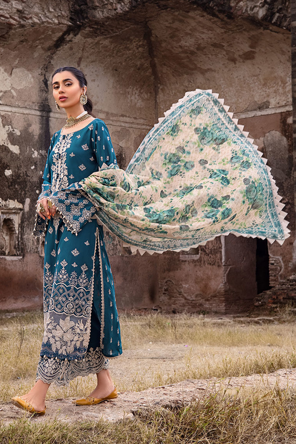 Zainab Chottani Chikankari Luxury Lawn Collection '23 - TC-202 - AZAL 1-A