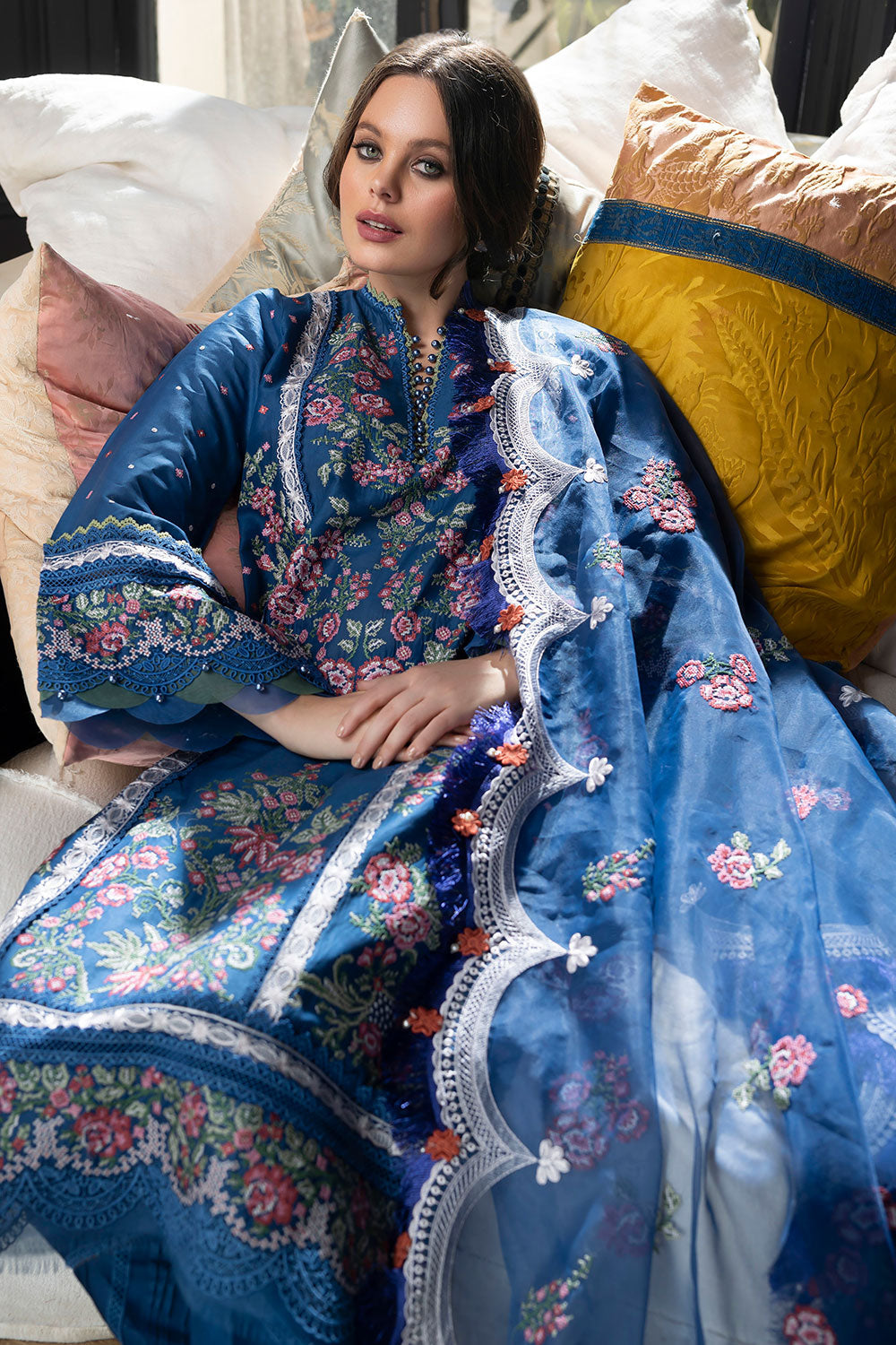 SOBIA NAZIR DESIGN 14A LUXURY LAWN 2023