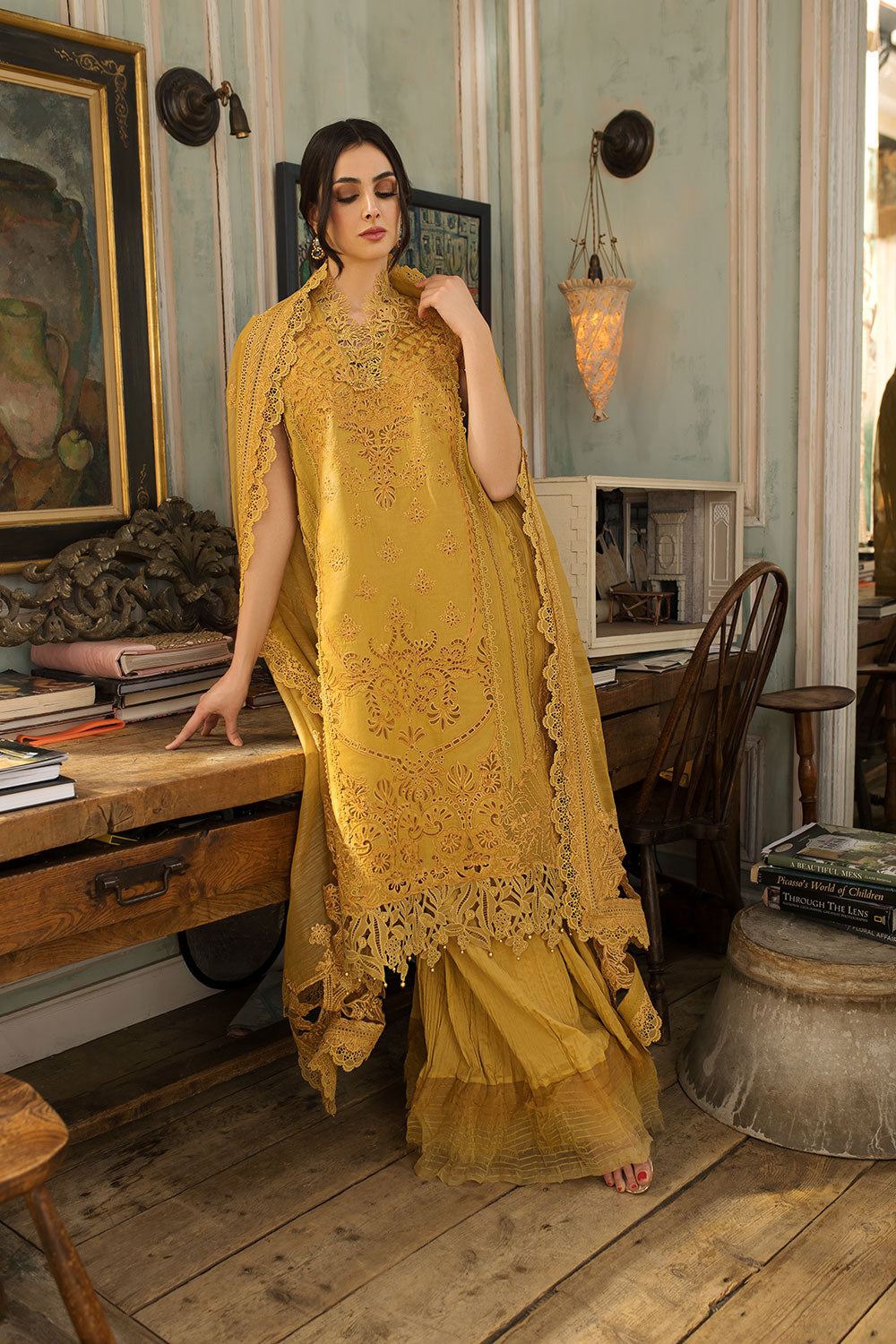 SOBIA NAZIR DESIGN 8A LUXURY LAWN 2023