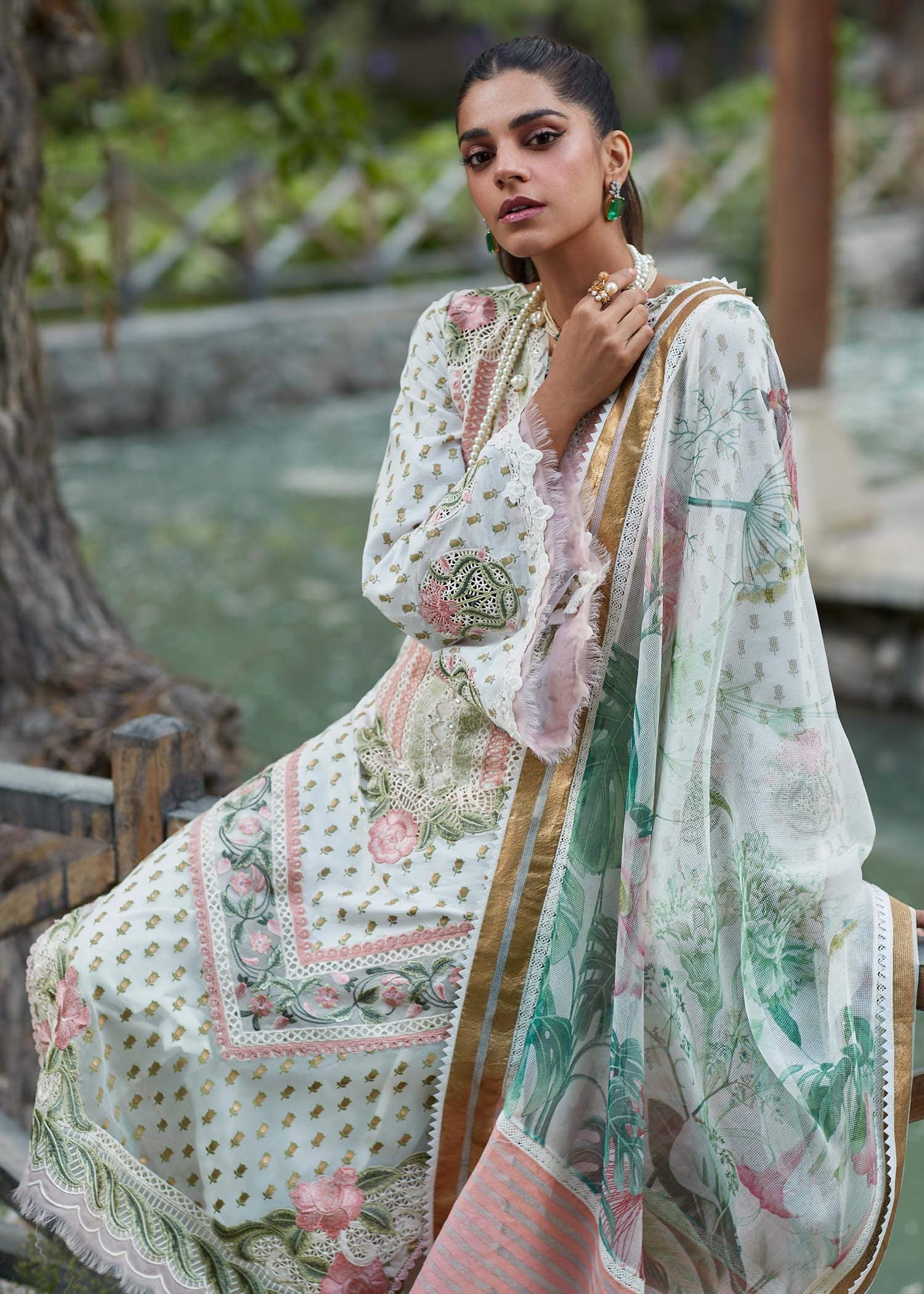 CRIMSON LUXE LAWN Shigar - D5 A Stitched