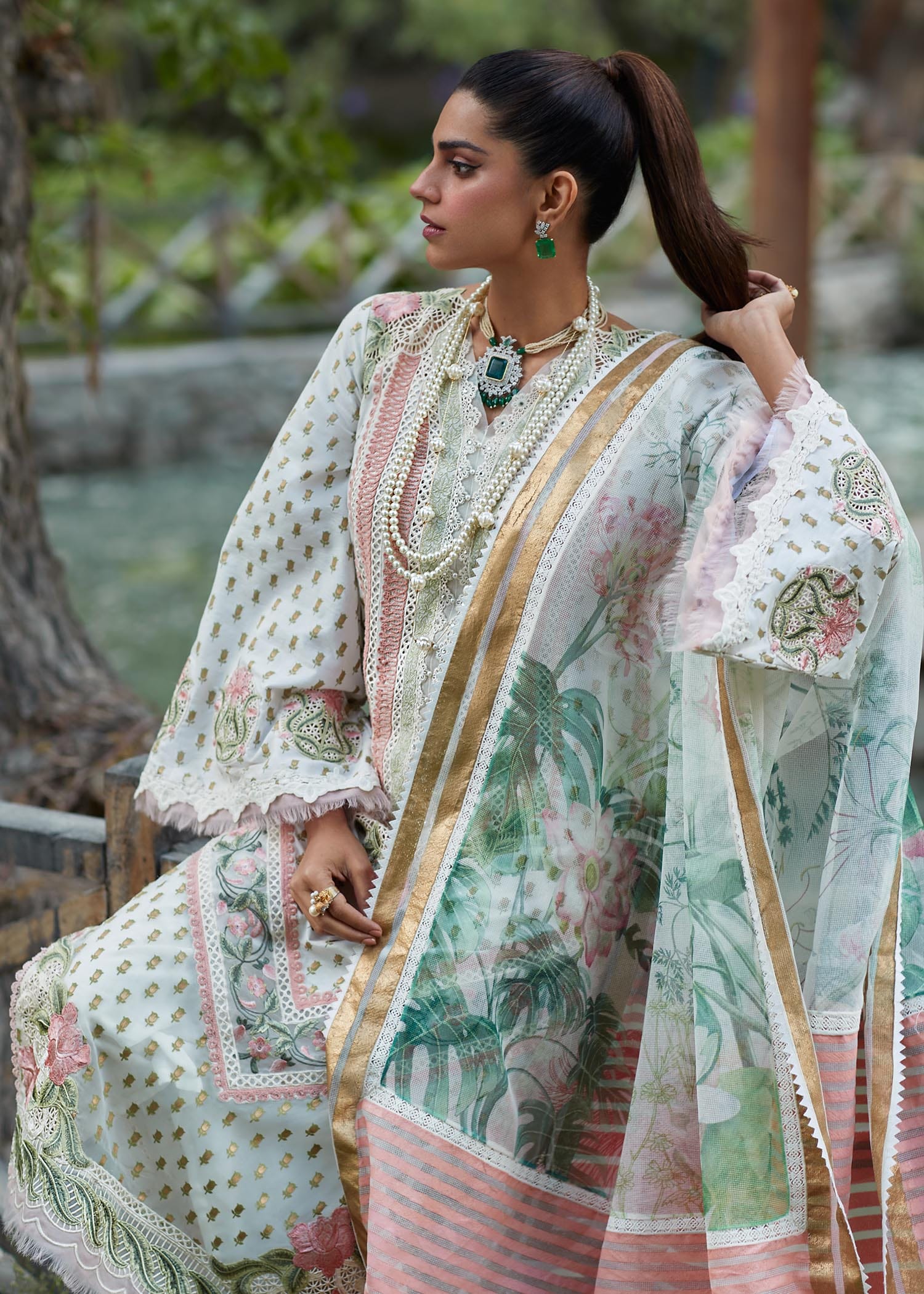 CRIMSON LUXE LAWN Shigar - D5 A Stitched