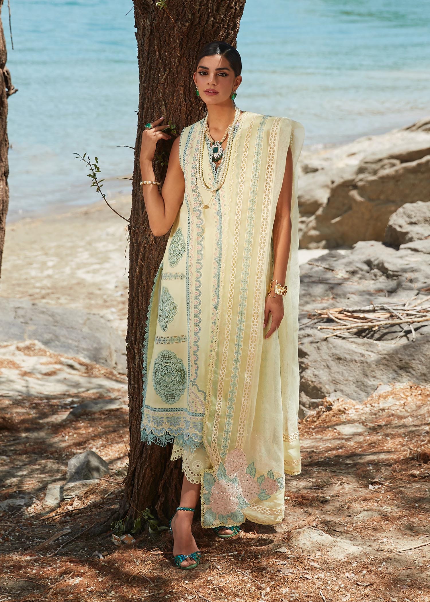 CRIMSON LUXE LAWN Medley of Lace - D7 B