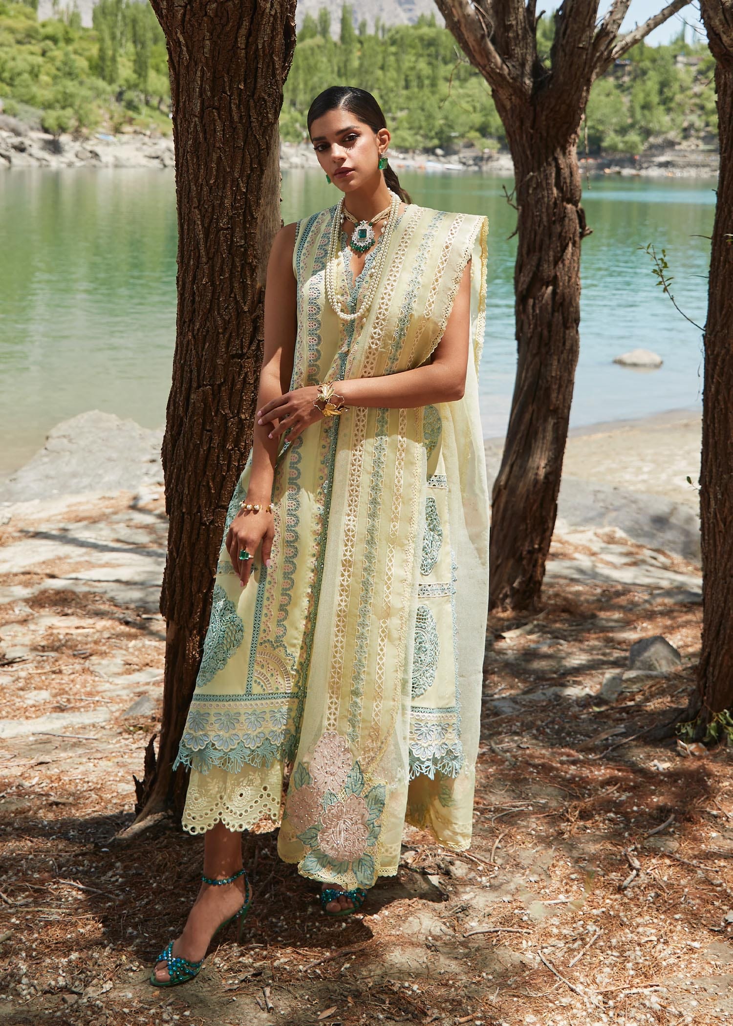 CRIMSON LUXE LAWN Medley of Lace - D7 B