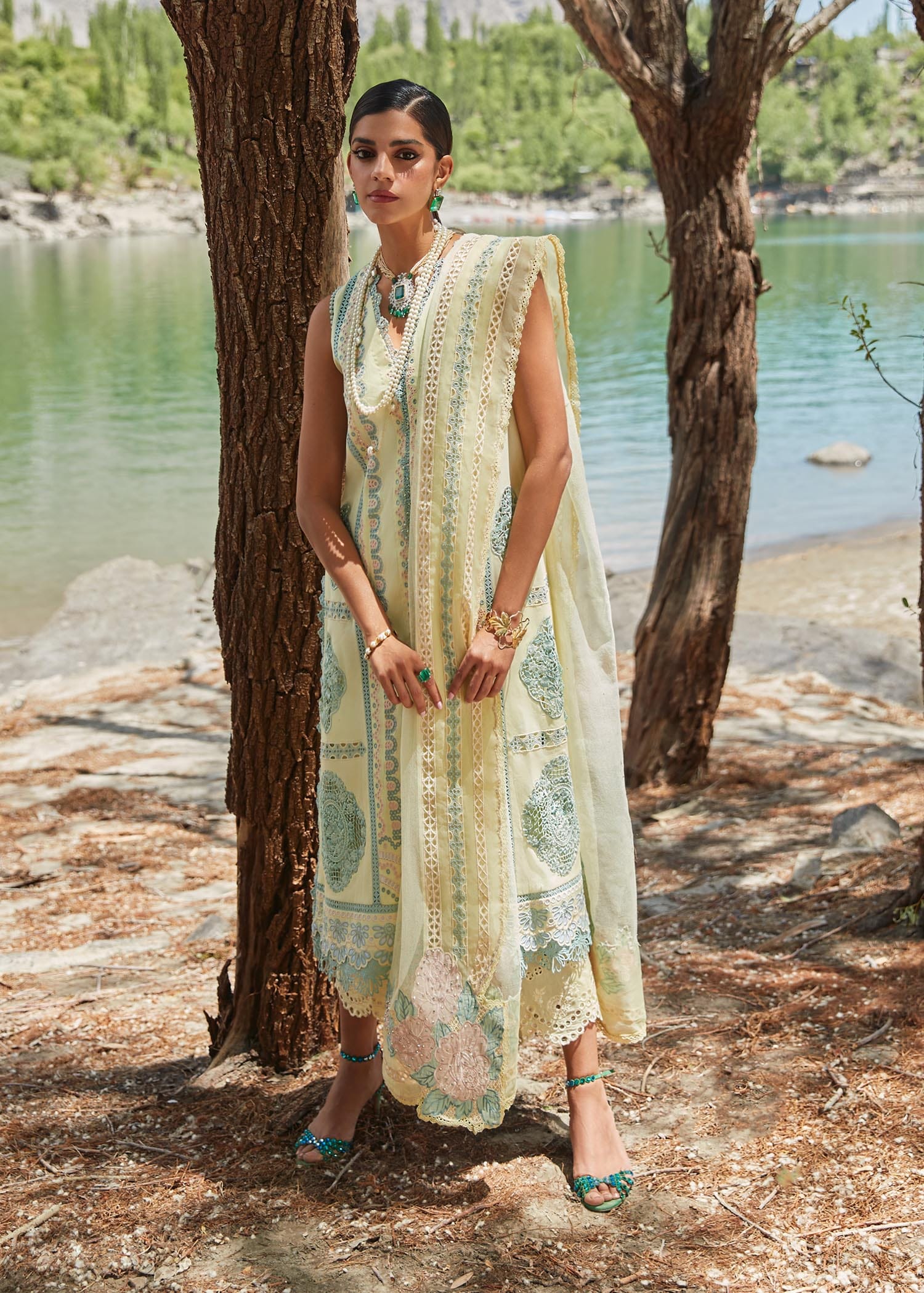 CRIMSON LUXE LAWN Medley of Lace - D7 B