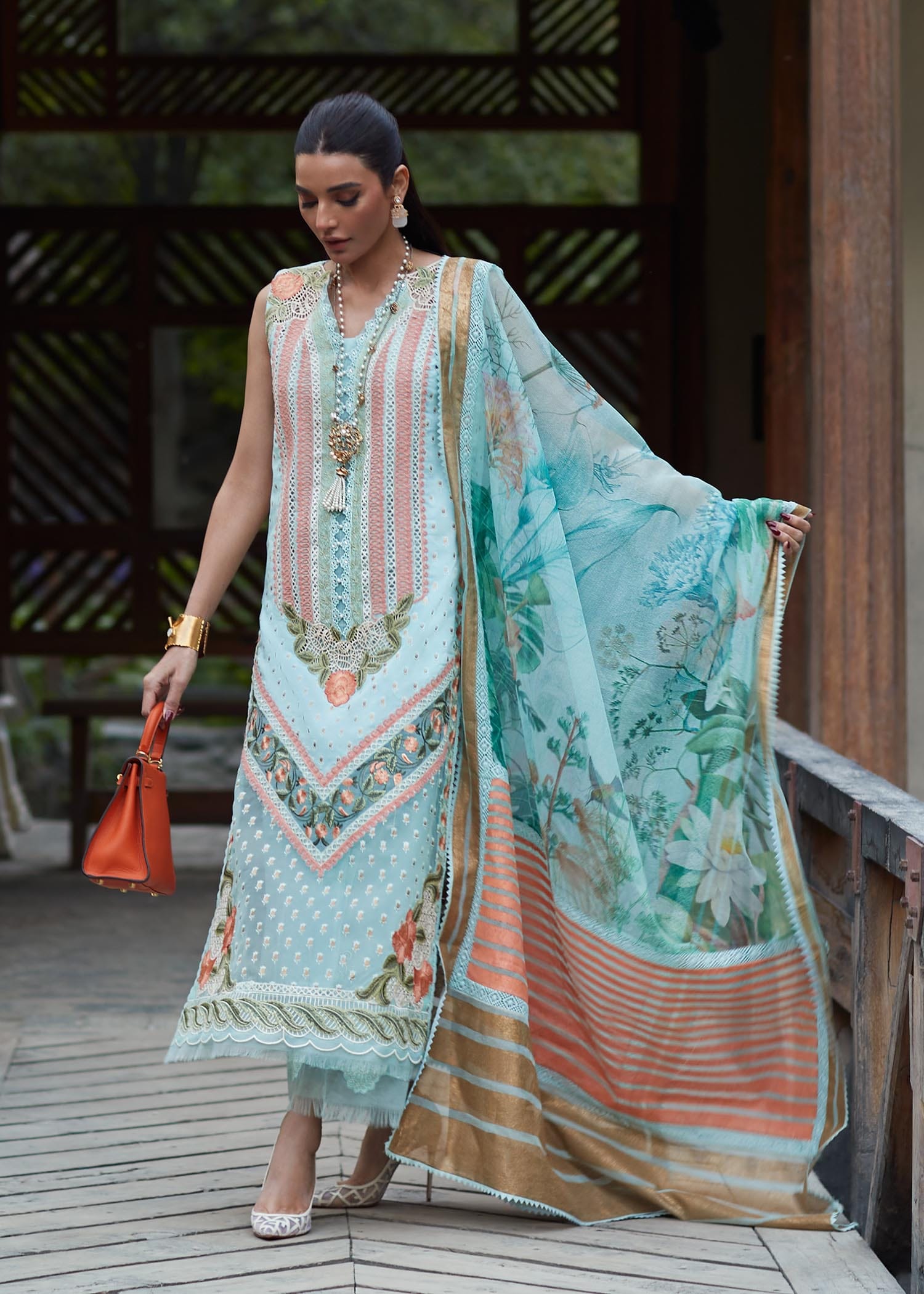 CRIMSON LUXE LAWN Shigar - D5 B