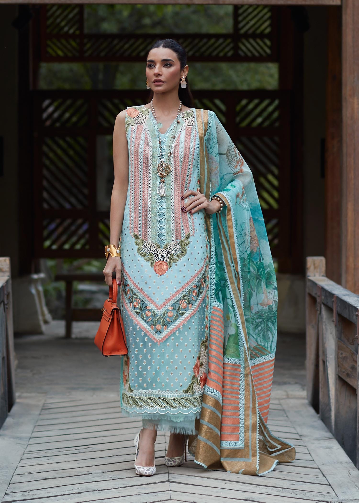 CRIMSON LUXE LAWN Shigar - D5 B