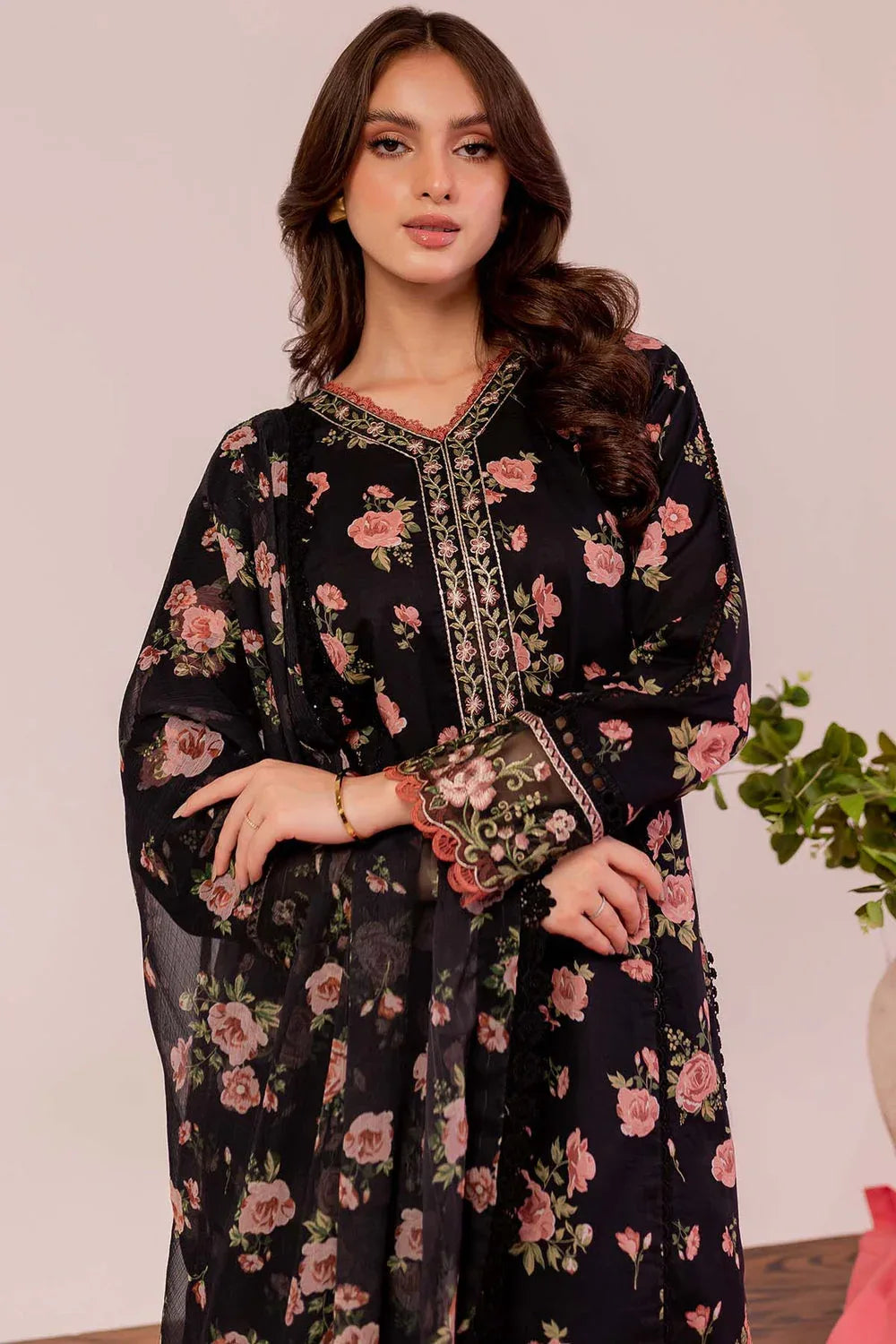 Farasha | Printed Essentials | Black Scarlet - Rang-e-Khaas