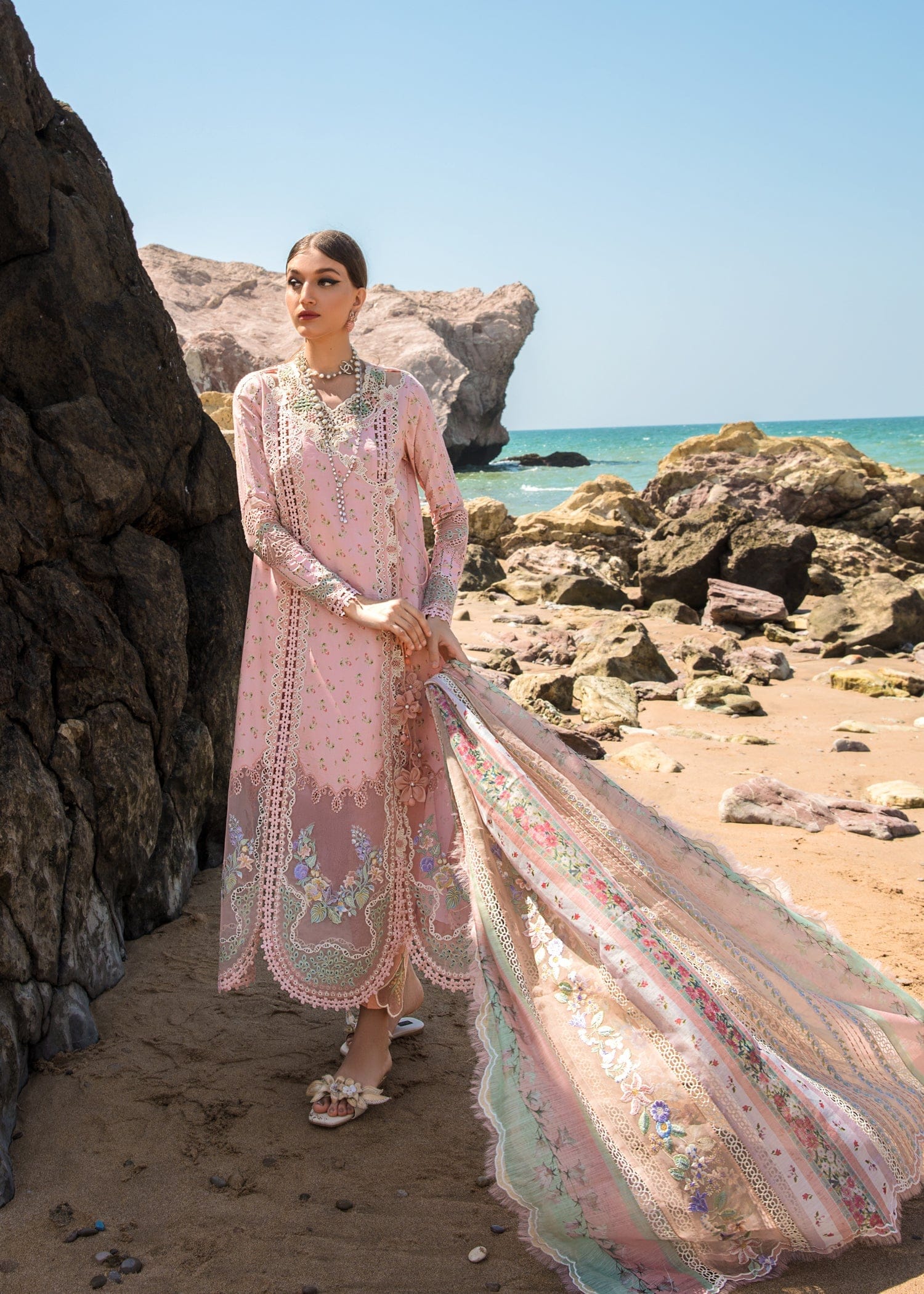 CRIMSON LUXURY LAWN SUMMER POSETTES - D2 A